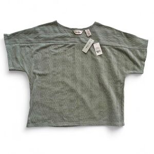 🏷️ NWT Le Moda Seafoam Green Textured Knit Top - Small